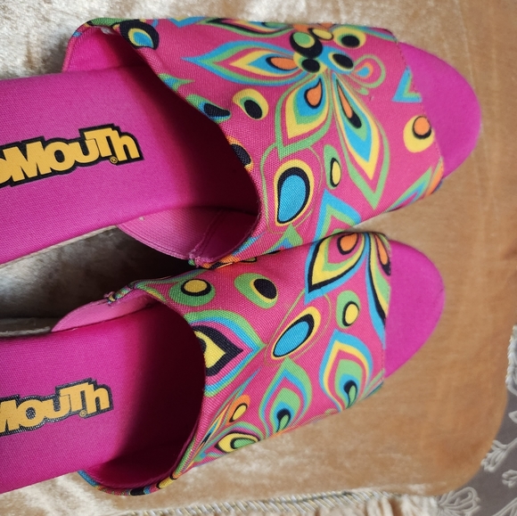 Loudmouth Pink fun summer sandle - Picture 2 of 6